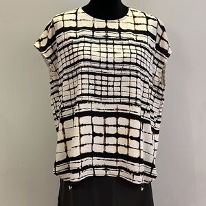 M.M. LaFleur Didion 3.0 Top, Trestle, size M in Ivory and black abstract​​​​​